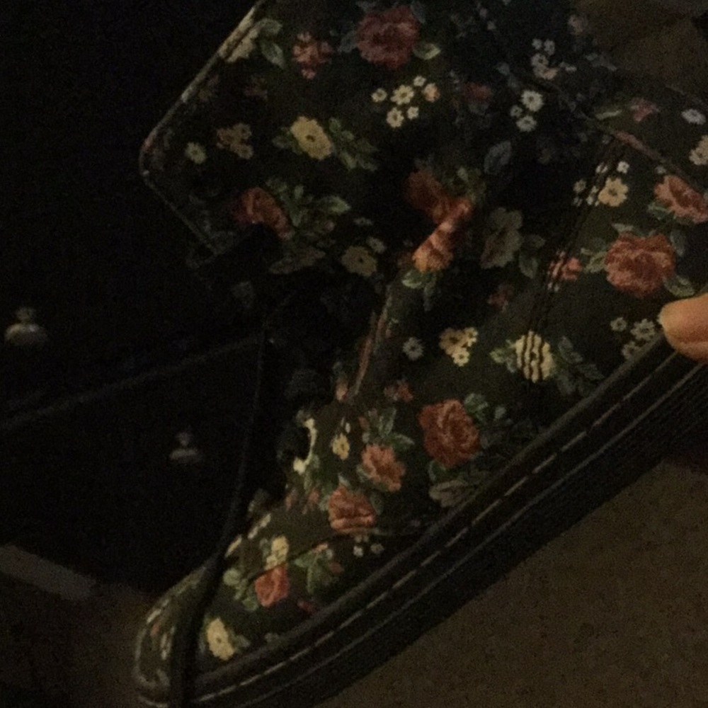 Dr. Martens Floral Hackney Boot